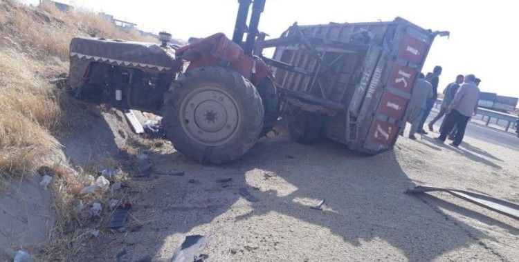Diyarbakır'da traktör ile minibüs çarpıştı: 2 yaralı