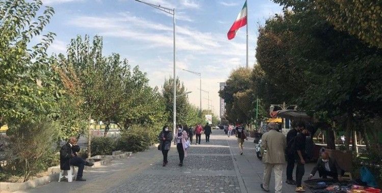 İran'da son 24 saatte 415 kişi Kovid-19'dan hayatını kaybetti