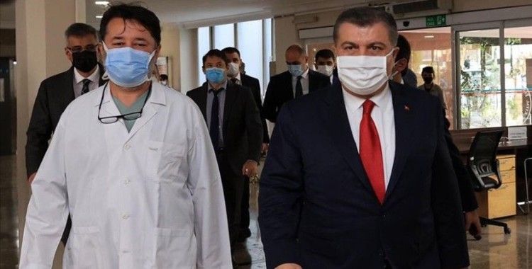 Sağlık Bakanı Koca, Şişli Hamidiye Etfal Eğitim ve Araştırma Hastanesi'ni ziyaret etti