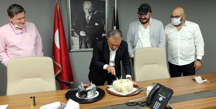 Ahmet Nur Çebi’nin doğum günü kutandı