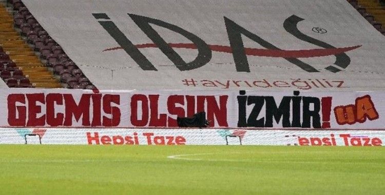  Galatasaray - MKE Ankaragücü maçında İzmir depremi unutulmadı!