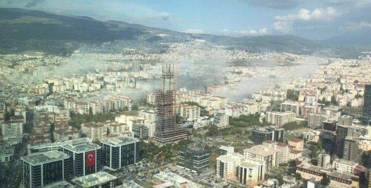 İzmir'de 6,6 büyüklüğünde deprem; 21 kişi hayatını kaybetti, yaralı sayısı 804'e yükseldi