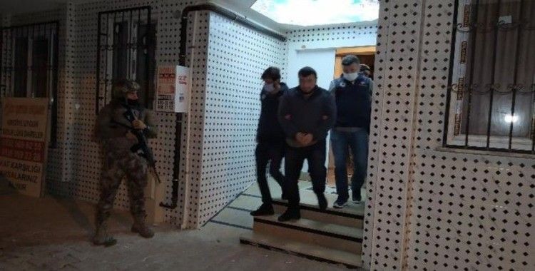 İstanbul’da gece yarısı 11 ilçede eş zamanlı DEAŞ operasyonu:17 gözaltı