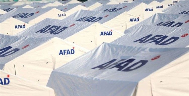 AFAD Başkanı Güllüoğlu: İzmir'de 6 bin civarında vatandaşımız çadırlarda kalıyor