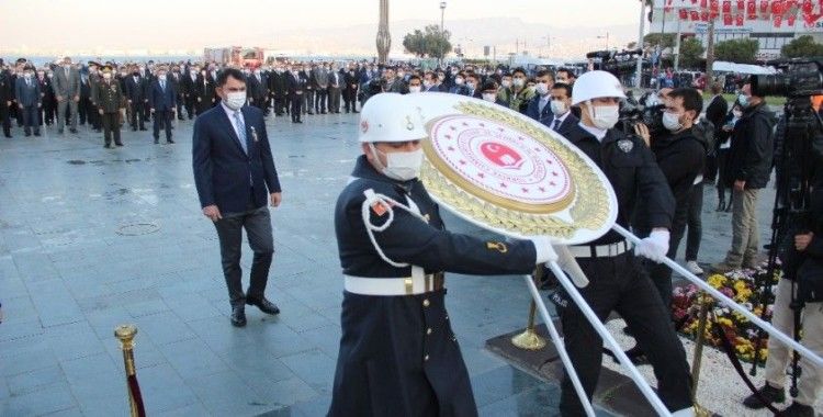 İzmir Atatürk’ü anıyor