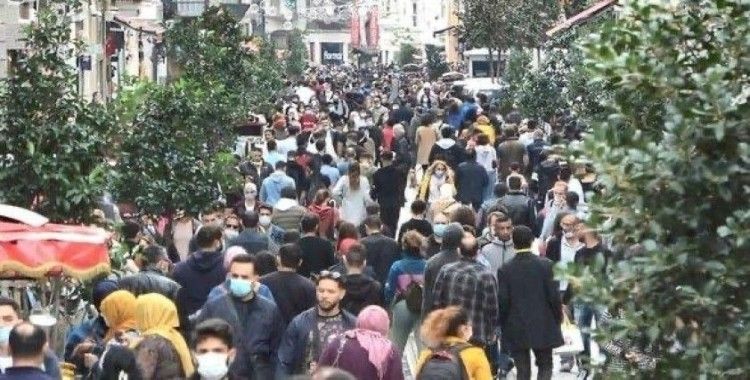 Uşak'ta kalabalık cadde ve sokaklarda sigara içme yasağı