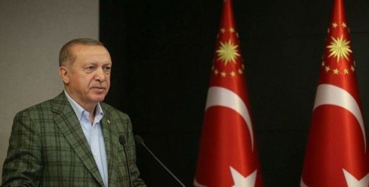 Cumhurbaşkanı Erdoğan komandolara sancaklarını teslim etti