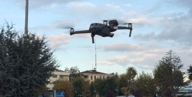 Yerde araçla havada drone ile anons yapılıp vatandaş uyarıldı
