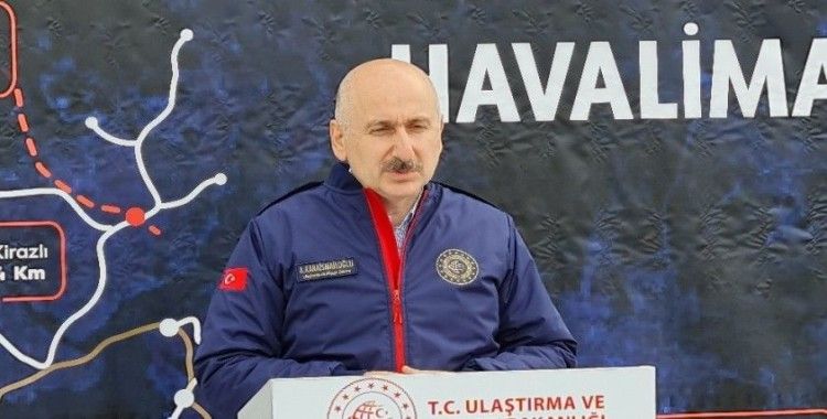 Bakan Karaismailoğlu, Halkalı İstanbul Metro hattı şantiyesinde incelemelerde bulundu