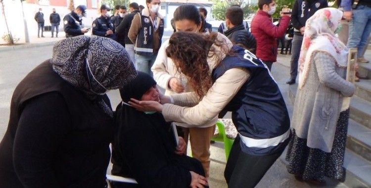 HDP'lilerle evlat nöbetindeki aileler arasında gerginlik