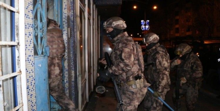 Erzurum merkezli 5 ilde uyuşturucu tacirlerine şafak operasyonu