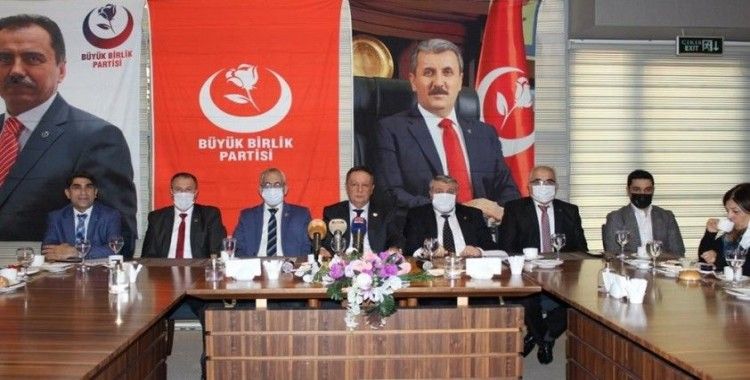 Alfatlı: "Türk askeri Azerbaycan’da barış gücü olarak kalmalı"