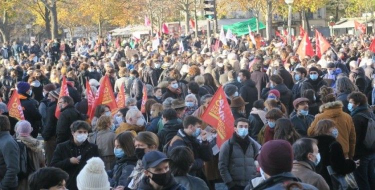 Fransa'da birçok kentte 'küresel güvenlik' yasası protestosu