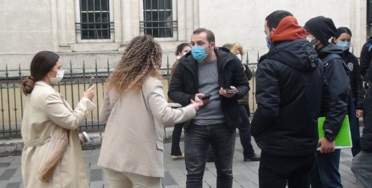 Polise “Kapa çeneni” diyen kadın turistler gözaltına alındı