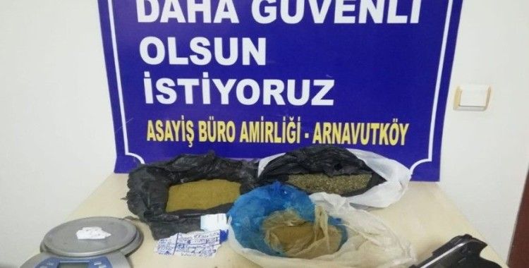  Arnavutköy’de operasyon yapılan evden 1,5 kilo uyuşturucu madde çıktı
