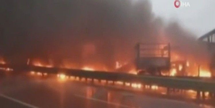 Çin’de 43 aracın karıştığı trafik kazasında 3 kişi öldü