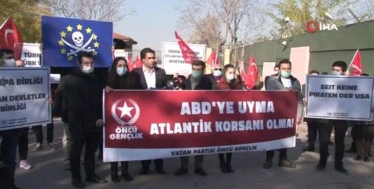  Türk gemisine korsan baskın Almanya Büyükelçiliği önünde protesto edildi