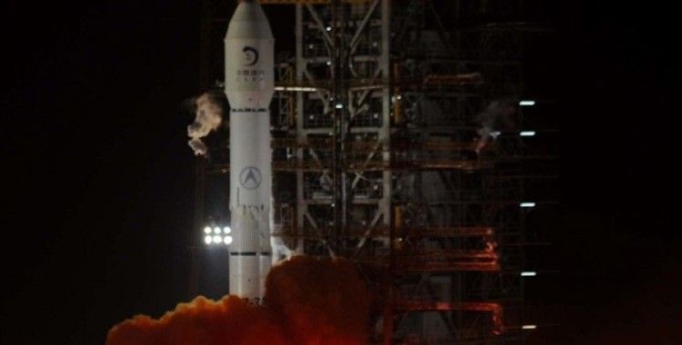 Çin'in keşif aracı Çang'ı-5, Ay'ın yörüngesine girdi
