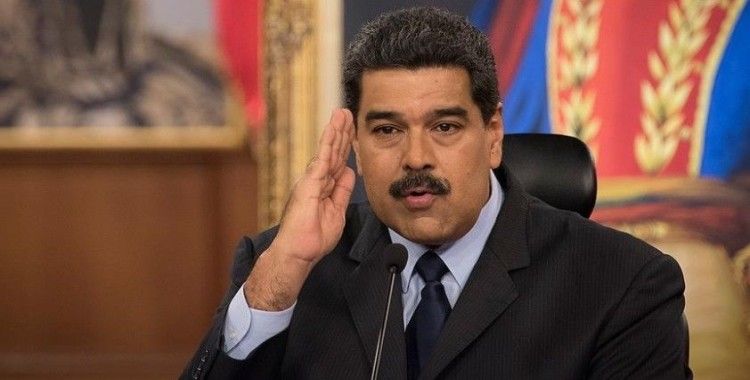 Maduro canlı yayında telefon numarasını paylaştı: Beni gruplarınıza ekleyin