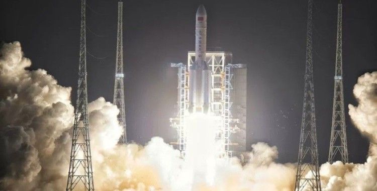 Çin'in Chang'e 5 uzay aracı Ay'a başarılı şekilde indi