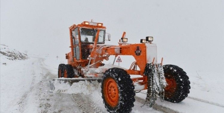 Tunceli'de kar ve tipi nedeniyle 58 köy yolu ulaşıma kapandı