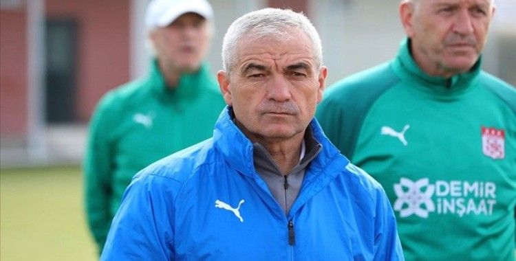 Sivasspor Teknik Direktörü Rıza Çalımbay, Kovid-19 testinin pozitif çıktığını açıkladı