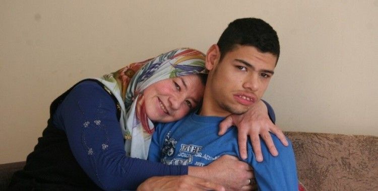 22 yıldır engelli oğluna bakan anneden acı itiraf: