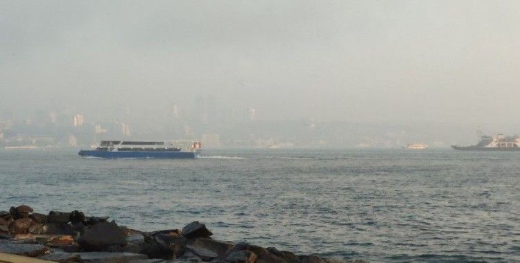  İstanbul Boğazı’nda sis etkili oluyor