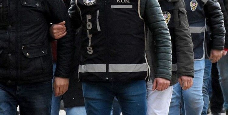 İzmir merkezli FETÖ'nün hücre evlerine yönelik operasyonda 66 zanlı yakalandı