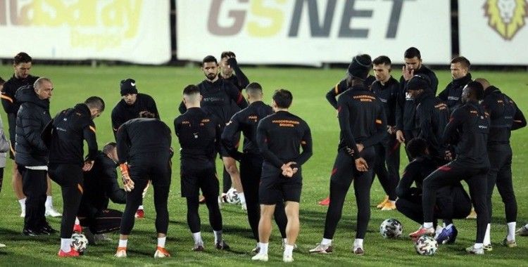  Galatasaray’da Taylan Antalyalı takımla çalıştı