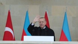 İranlı uzmanlar, Cumhurbaşkanı Erdoğan'ın okuduğu şiire yersiz tepkileri eleştirdi