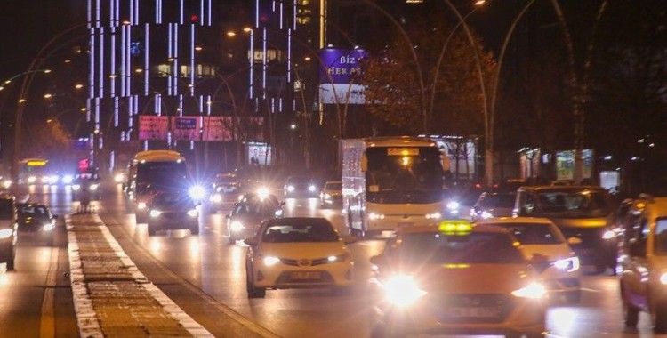 Ankara’da kısıtlamaya saatler kala yılbaşı yoğunluğu