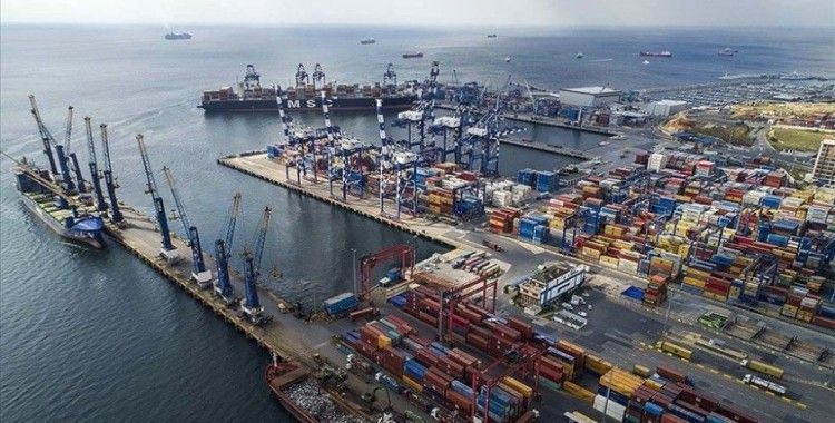 Kasımda ihracat yüzde 0,9 azaldı, ithalatı yüzde 15,9 arttı