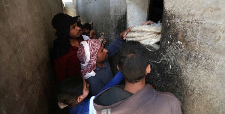 Batı ambargosunun gölgesinde Suriye: Ekmek için 6 saat bekliyorlar