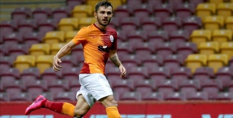Galatasaraylı futbolcu Emre Kılınç, gördüğü kırmızı karttan dolayı özür diledi
