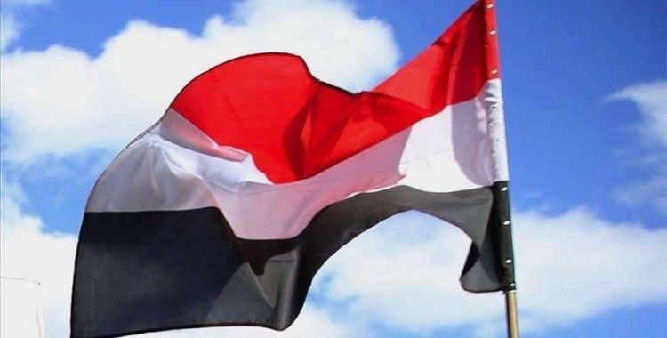 Yemen'de yeni hükümetin bakanları Aden'de resmi olarak görevlerine başladı