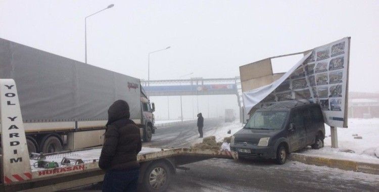 Erzurum'da kaza: 1 ölü, 2 yaralı