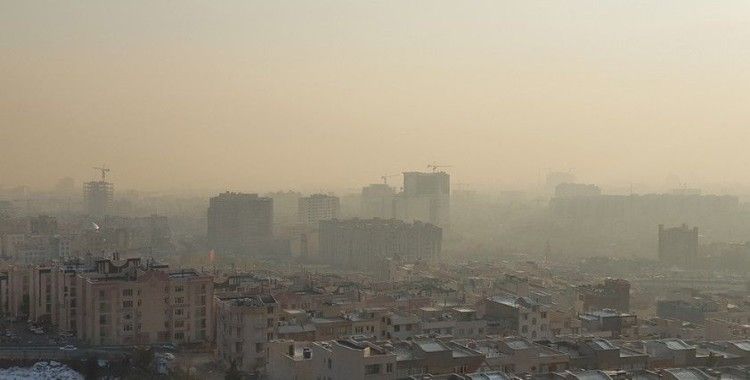 Tahran'da hava kirliliği yüksek seviyelere ulaştı