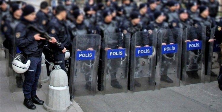 Boğaziçi Üniversitesi önündeki gösteride atılan 'katil polis' sloganına tepkiler sürüyor
