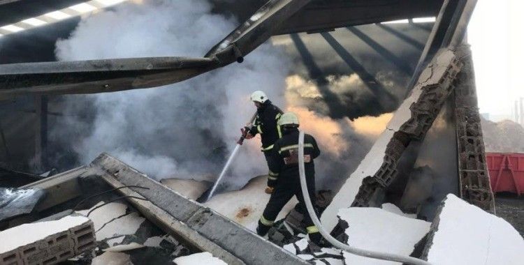 Kayseri’deki fabrika yangını 3 saatte kontrol altına alındı