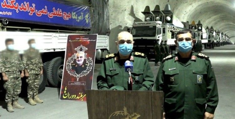 İran, Basra Körfezi’nde yeni yeraltı füze üssü açtı