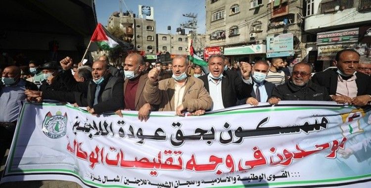 Filistinliler BM yardım kuruluşunun sunduğu hizmetleri azaltmasını Gazze'de protesto etti