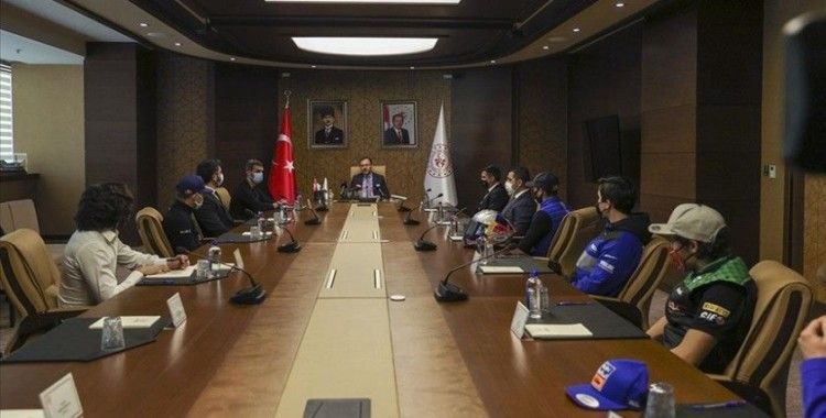 Gençlik ve Spor Bakanı Kasapoğlu: Branş ayırt etmeden desteğimizi sunuyoruz