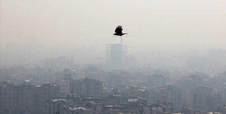 Tahran'da hava kirliliği 'kırmızı alarm' seviyesinde