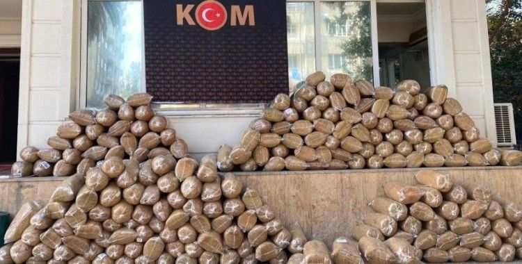 Osmaniye'de 1 ton 392 kilo kaçak tütün ele geçirildi