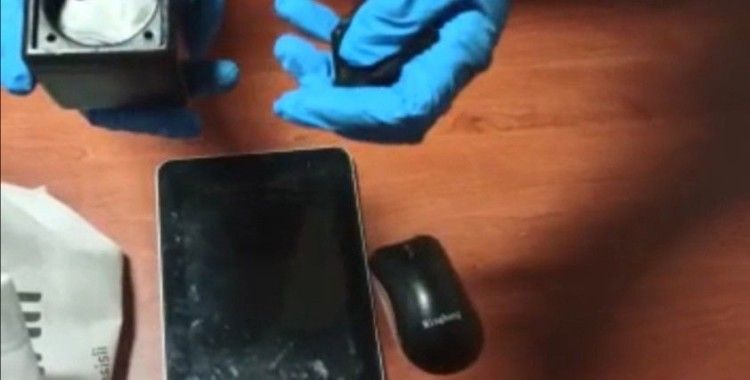 Bilgisayar hoparlöründen uyuşturucu çıktı