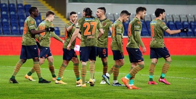 Medipol Başakşehir, konuk olduğu Tuzlaspor'u 5-1 mağlup ederek adını çeyrek finale yazdırdı
