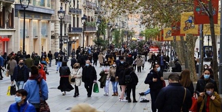 İspanya'da Kovid-19 vaka sayılarındaki yüksek artış devam ediyor