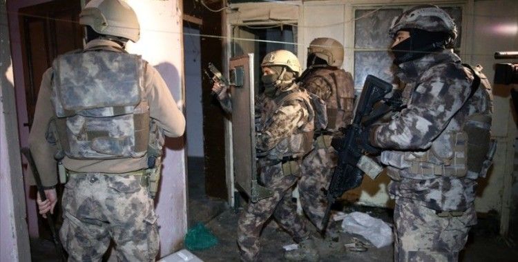 İzmir merkezli 12 ilde terör operasyonu: 48 gözaltı