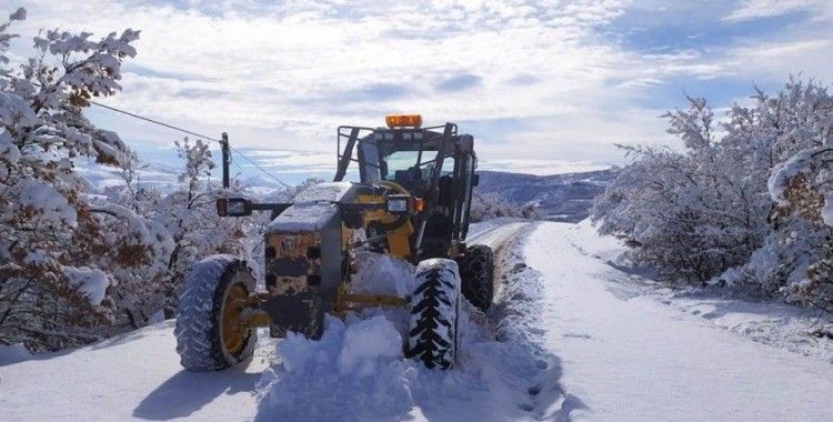 Karla kapanan 138 köy yolu ulaşıma açıldı